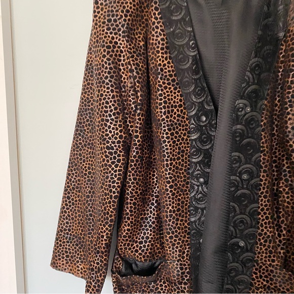 Vintage Leather leopard embossed jacket - Picture 2 of 6